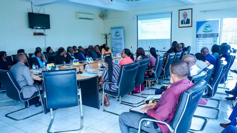 Inama Rusange y’Ihuriro yaganiriye na Minisitiri ushinzwe Ibikorwa by’ubutabazi mu Rwanda, inaganira na Minisitiri w’Ubuzima