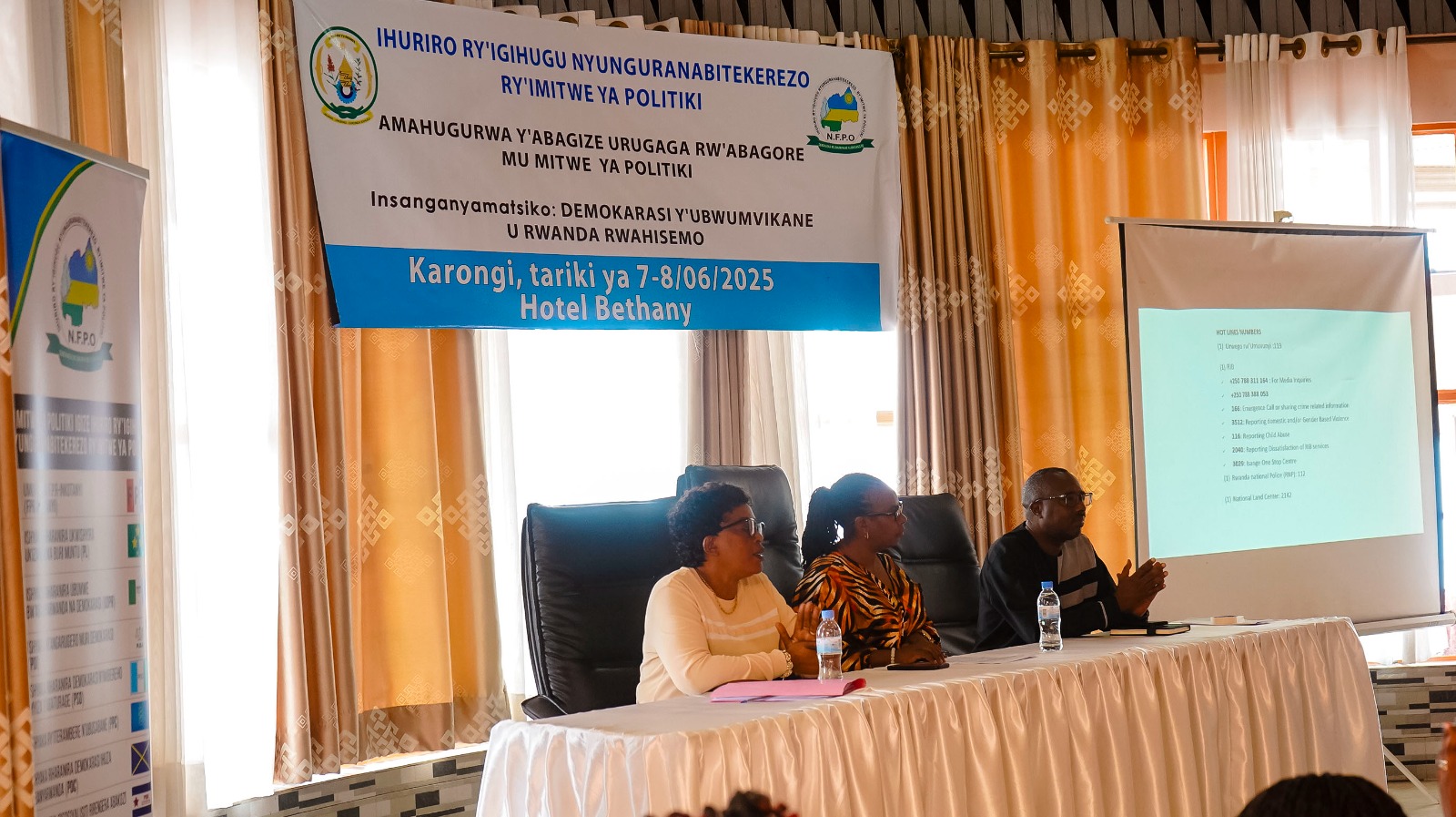 Read more about the article IBURENGERAZUBA: ABAYOBOZI B’URUGAGA RW’ABAGORE RUSHAMIKIYE KU MITWE YA POLITIKI BAHUGUWE KURI DEMOKARASI Y’UBWUMVIKANE N’AKAMARO KAYO.